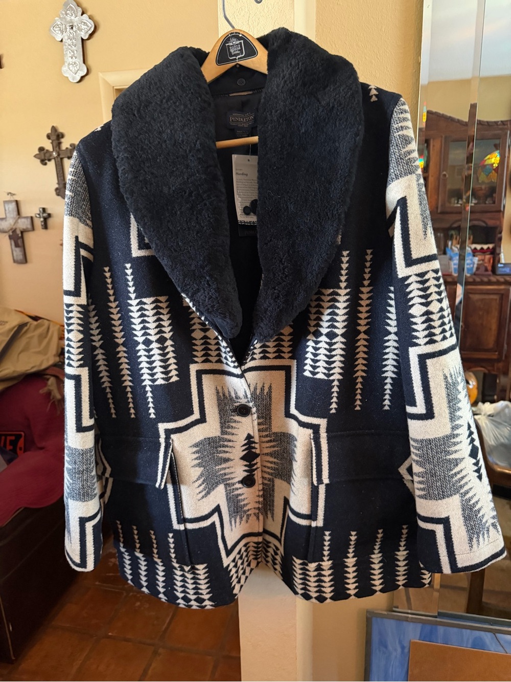 Beautiful Women’s Black & Cream Pendleton Coat